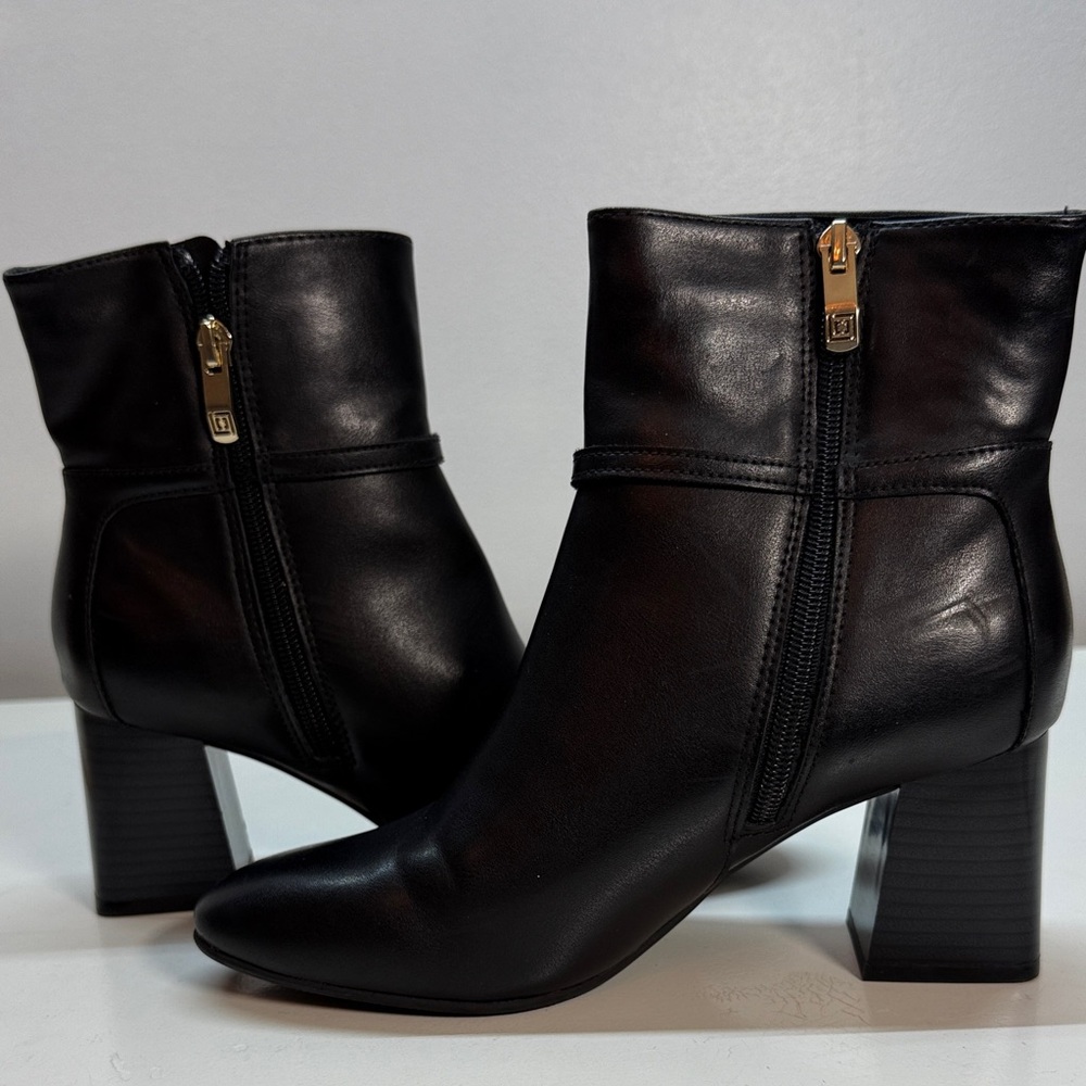 Liz Claiborne Black Ankle Booties with Gold Accent - Picture 5 of 7